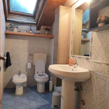 Betty A 5 Min Dal Mare Di Pesaro Apartmán Trebbiantico